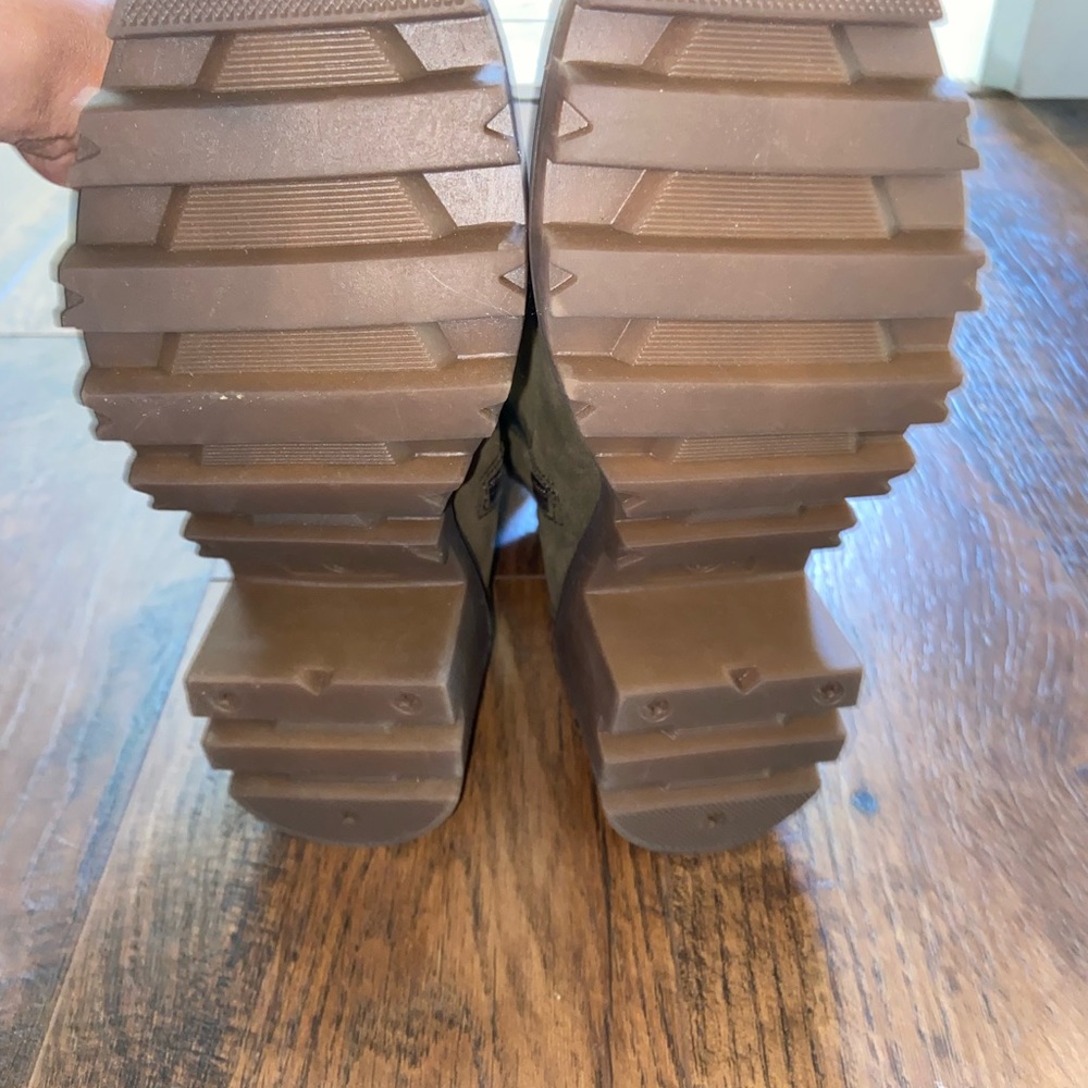 Universal Thread Boots - Picture 11 of 14